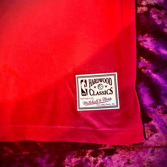 Mitchell & ness bulls t-shirt - Picture 3 of 3